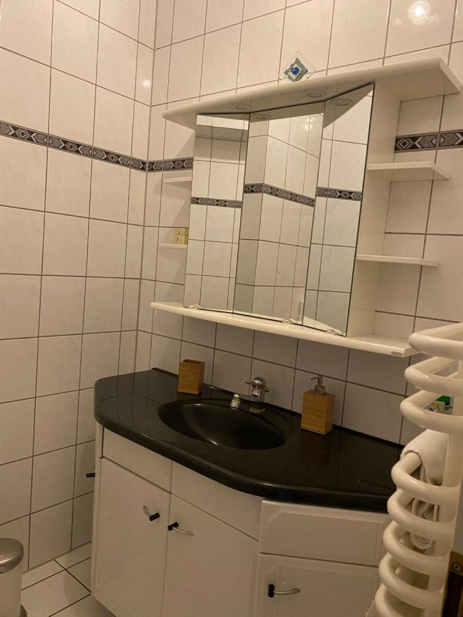 Central Shared Apartment, Friesenplatz Кельн Екстер'єр фото