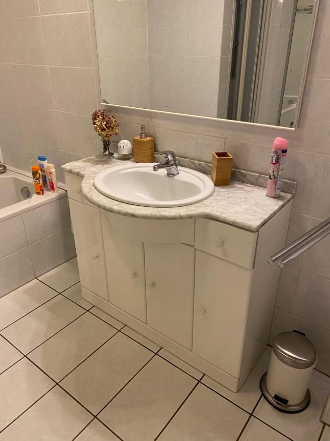 Central Shared Apartment, Friesenplatz Кельн Екстер'єр фото