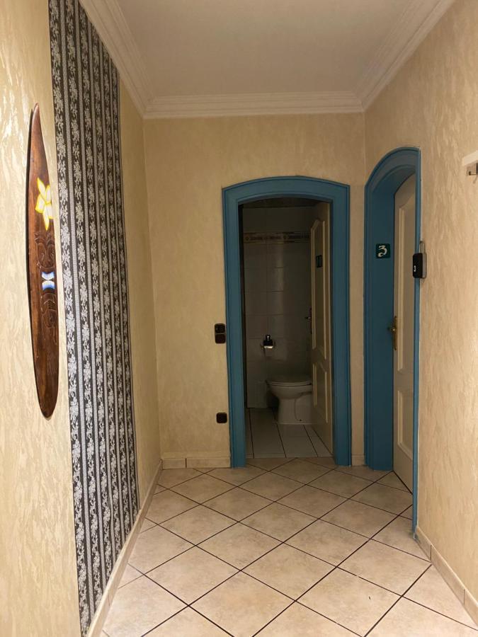 Central Shared Apartment, Friesenplatz Кельн Екстер'єр фото